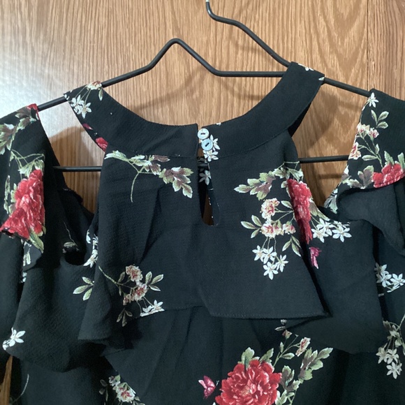 Women’s Blouse - Picture 3 of 6